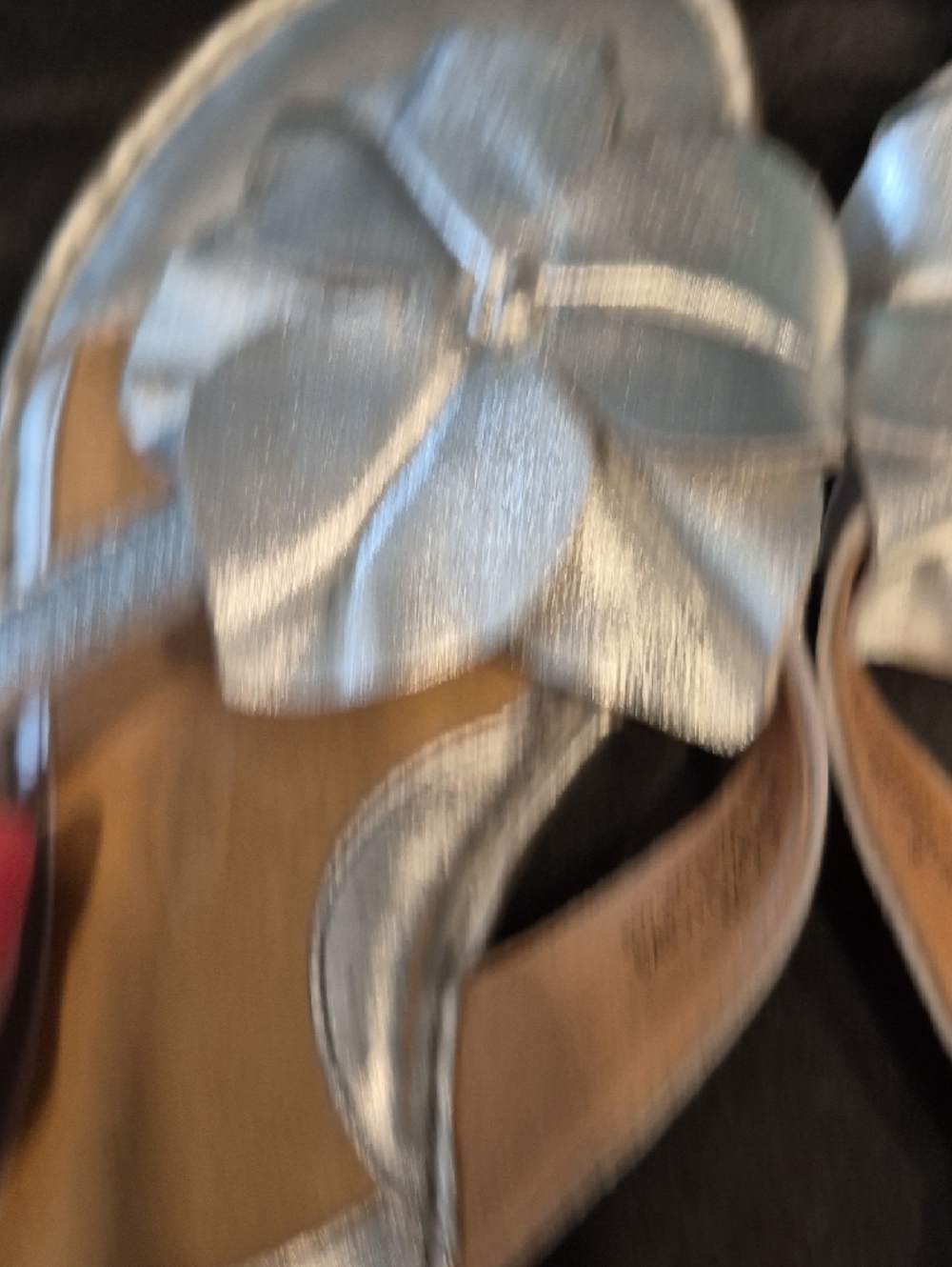 Born Metallic Silver Leather Floral Slide Flip Flop Sandals - Picture 8 of 8